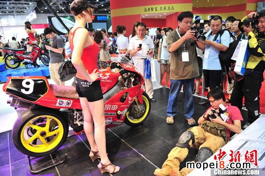 宗申賽車展臺