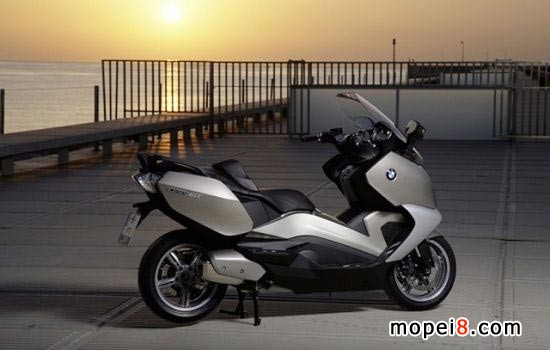 寶馬發(fā)布的2012最新款摩托車C 650 GT