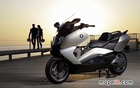 寶馬發(fā)布的2012最新款摩托車C 650 GT