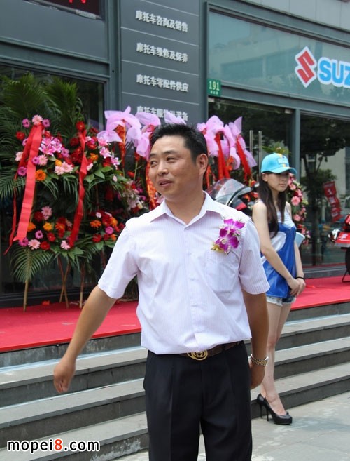 上海東州摩托車銷售公司總經(jīng)理周少鋒