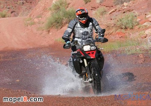 2014RԽҰĦ܇(ch)̽U(xin)BMW F 800 GS(gu)ԇ{
