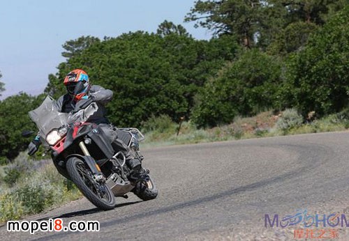 2014RԽҰĦ܇(ch)̽U(xin)BMW F 800 GS(gu)ԇ{
