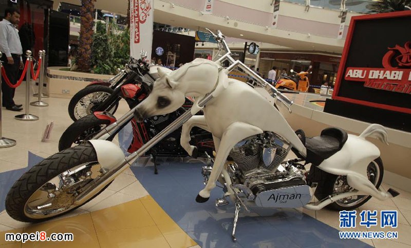 阿布扎比國(guó)際摩托車(chē)展上一款特形摩托車(chē)馬形摩托車(chē)