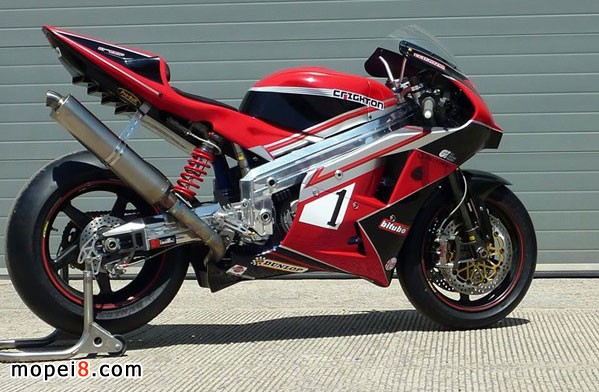 克賴頓的CR700P雙轉(zhuǎn)子發(fā)動機的賽車