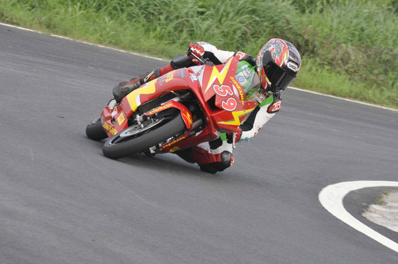 宗申RC250R 全新自主開發(fā)的專業(yè)公路跑車