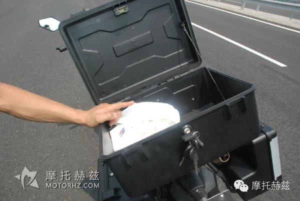 國(guó)內(nèi)首款休閑越野旅行車--宗申RX3摩托測(cè)評(píng)