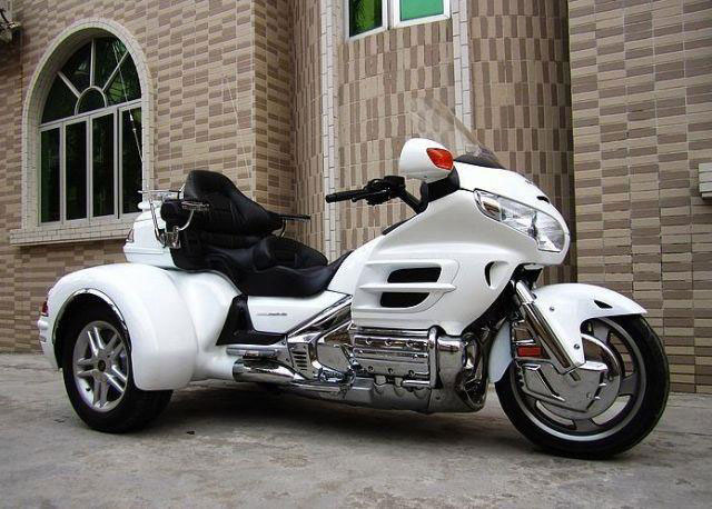 本田金翼GL1800三輪摩托車