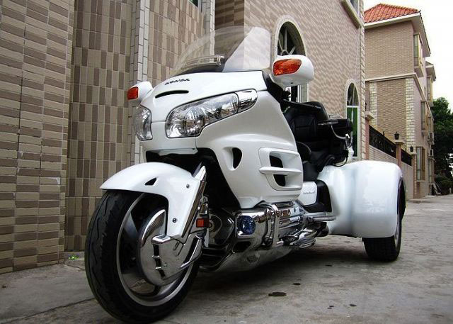 本田金翼GL1800三輪摩托車
