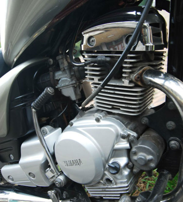 2000款雅馬哈ZY125
