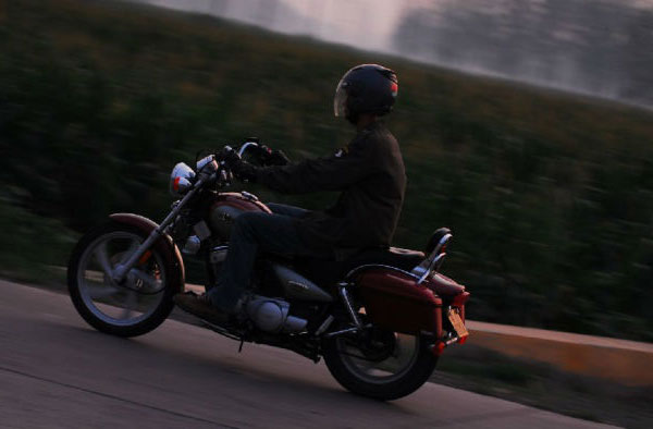 2000款雅馬哈ZY125