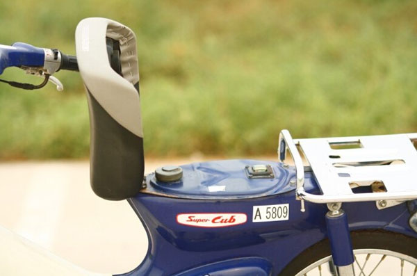 本田HONDA超級(jí)幼狐Super CUB50