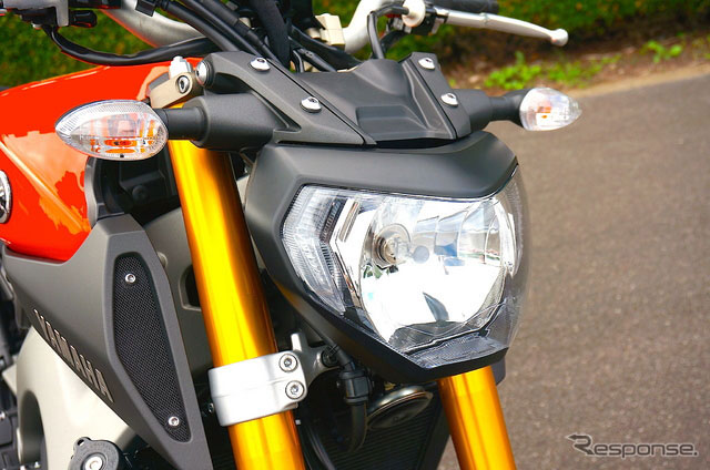 雅馬哈運(yùn)動(dòng)輕型摩托車MT-09