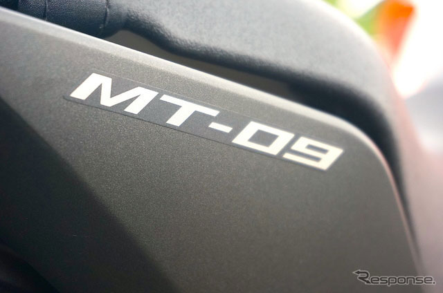 雅馬哈運(yùn)動(dòng)輕型摩托車MT-09