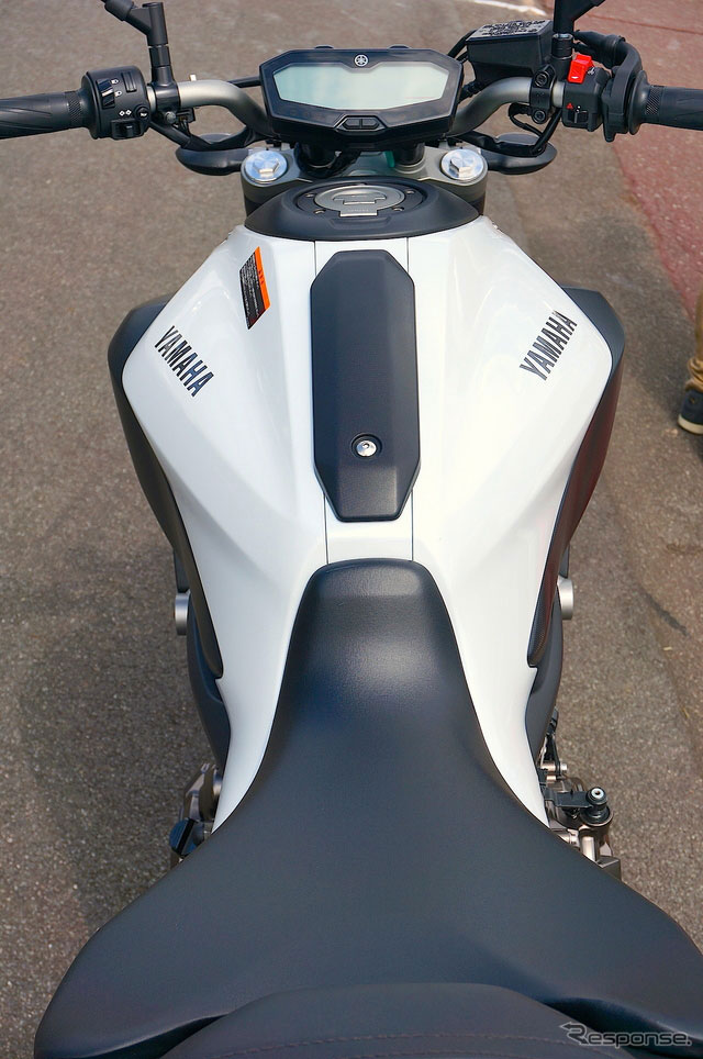 雅馬哈新型運(yùn)動(dòng)型摩托車MT-07