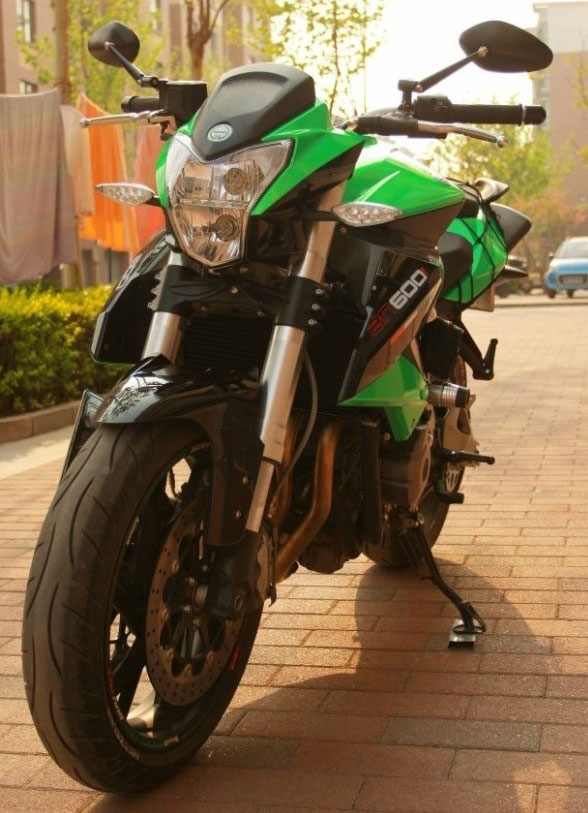 錢江黃龍BN600i(歐洲版)摩托車改裝