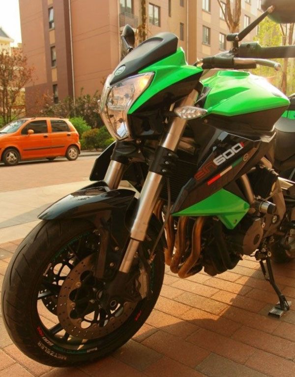 錢江黃龍BN600i(歐洲版)摩托車改裝
