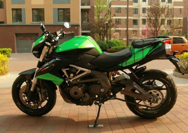 錢江黃龍BN600i(歐洲版)摩托車改裝