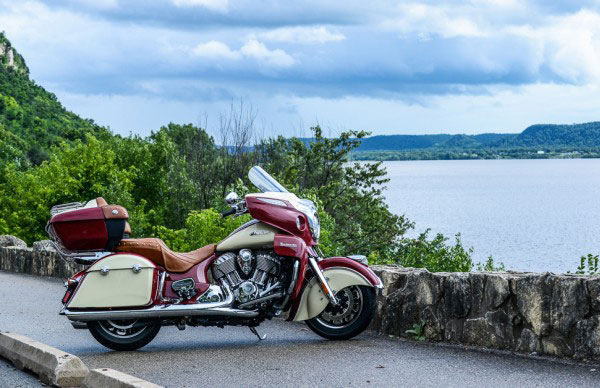 2015 Indian Roadmaster豪華休旅摩托車(chē)