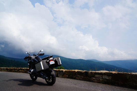 寶馬冒險(xiǎn)車型2014BMW R1200GS摩托車評(píng)測(cè)