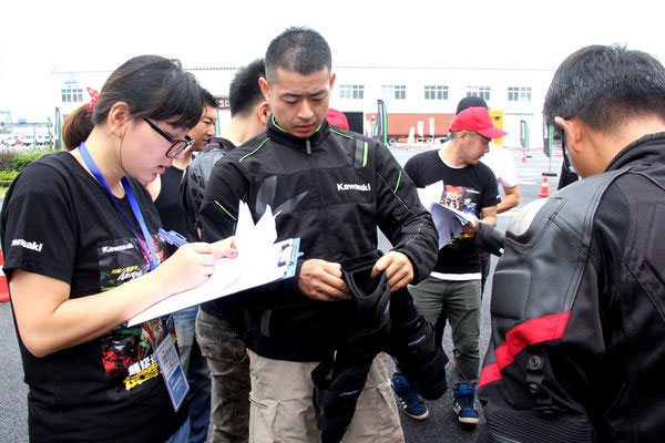 正式開賽前每名選手都簽署了授權(quán)誓約書