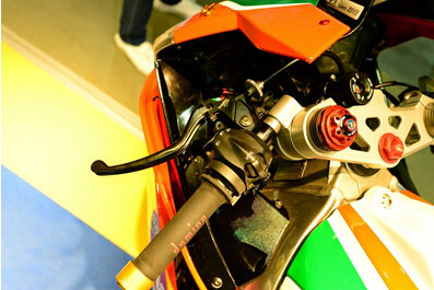 阿普利亞當(dāng)家超跑Aprilia RSV4