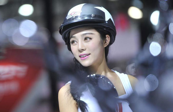 2014重慶摩博會美女模特機(jī)車模特