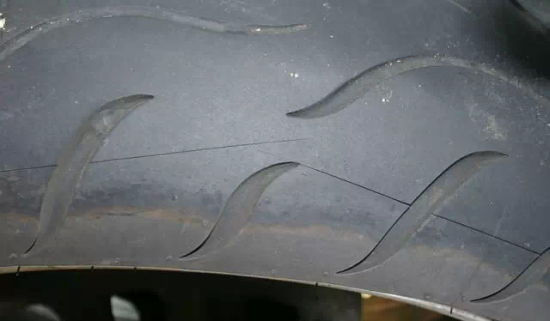 摩托車(chē)輪胎 彎道處于滑動(dòng)狀態(tài)