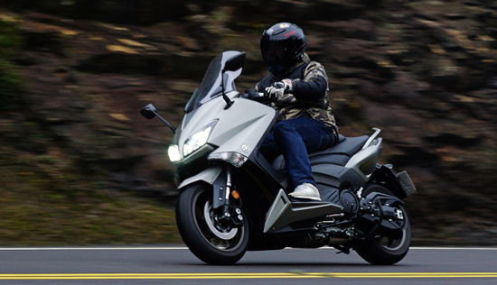 2015款雅馬哈TMAX 530摩托車試駕
