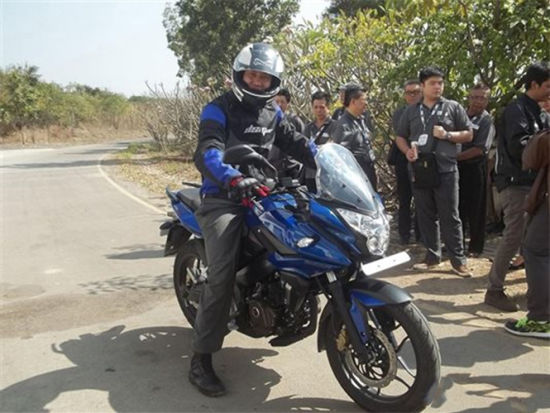 印度Bajaj(巴賈杰)運動ADV款摩托車圖片爆出