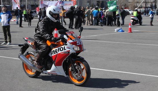 北京旗利試駕大會本田CBR300R摩托車試駕