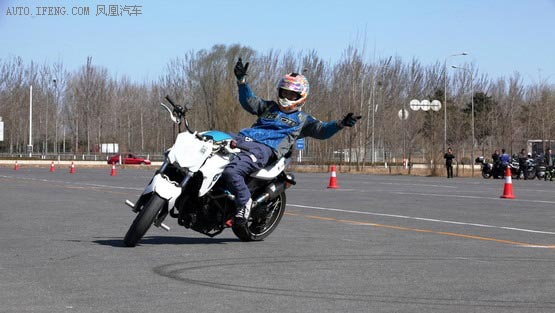 北京旗利試駕大會 本田CBR300R摩托車試駕