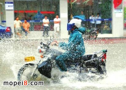摩托車涉水易引發(fā)故障