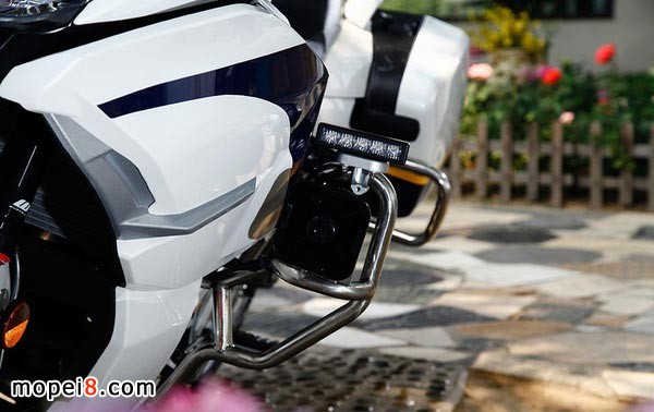 春風(fēng)CF650J-2警用摩托車警示側(cè)燈