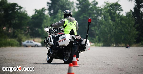 試駕春風(fēng)CF650J-2警用摩托