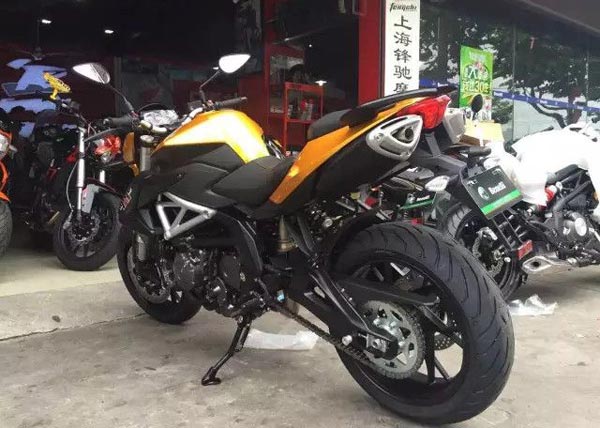 貝納利黃龍BN600全新發(fā)布ABS版摩托車