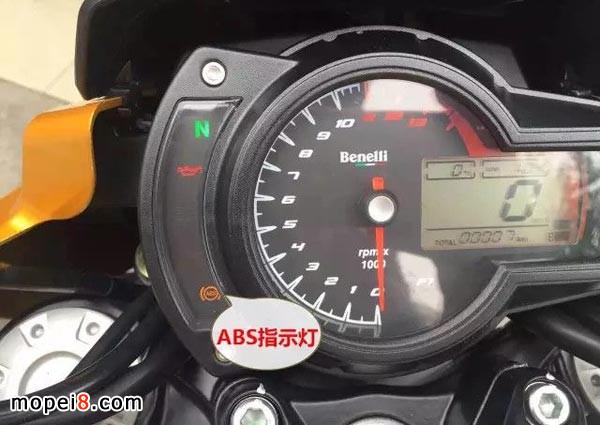 錢江黃龍BN600全新發(fā)布ABS版摩托車